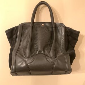 ⚡️POUR LA VICTOIRE Black Butler Embossed Handbag